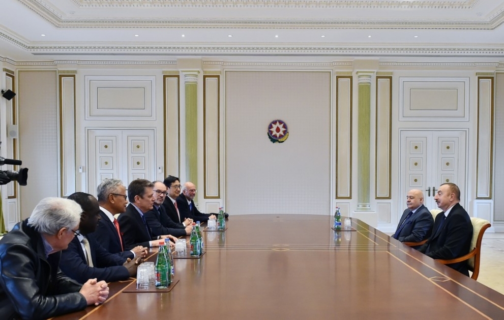 Президент Ильхам Алиев принял делегацию Международного союза архитекторов