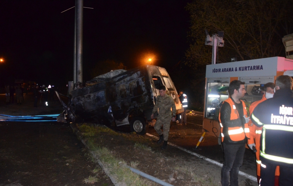 Türkiyədə ağır avtobus qəzası: 15 ölü, 30 yaralı