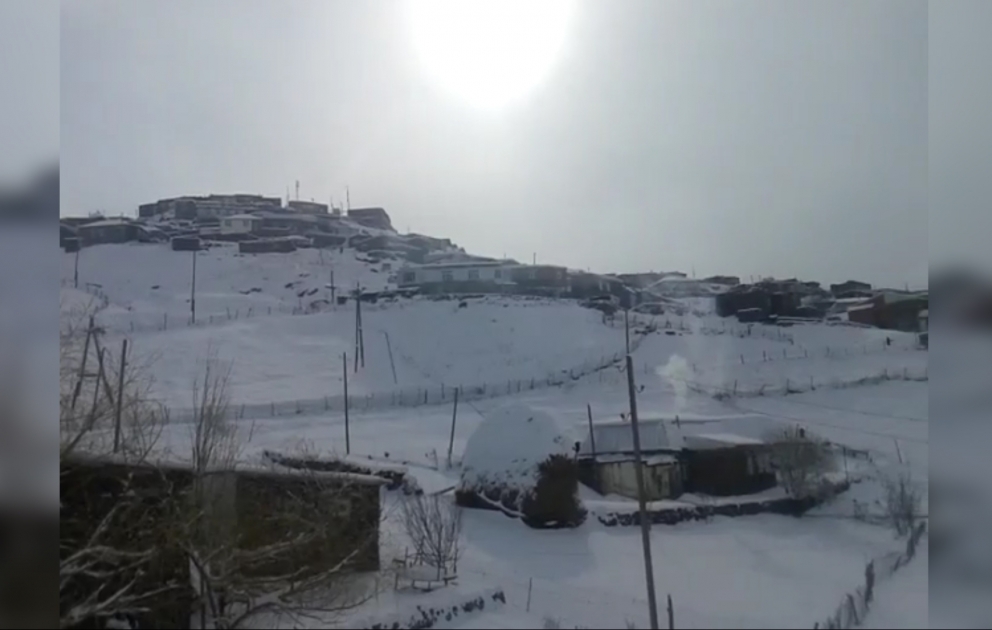 La hauteur de neige a atteint 26 cm à Khynalyg