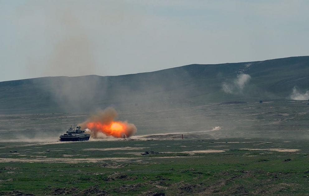 В ходе полевого выхода курсанты Высшего военного училища имени Гейдара Алиева выполняют практические задания