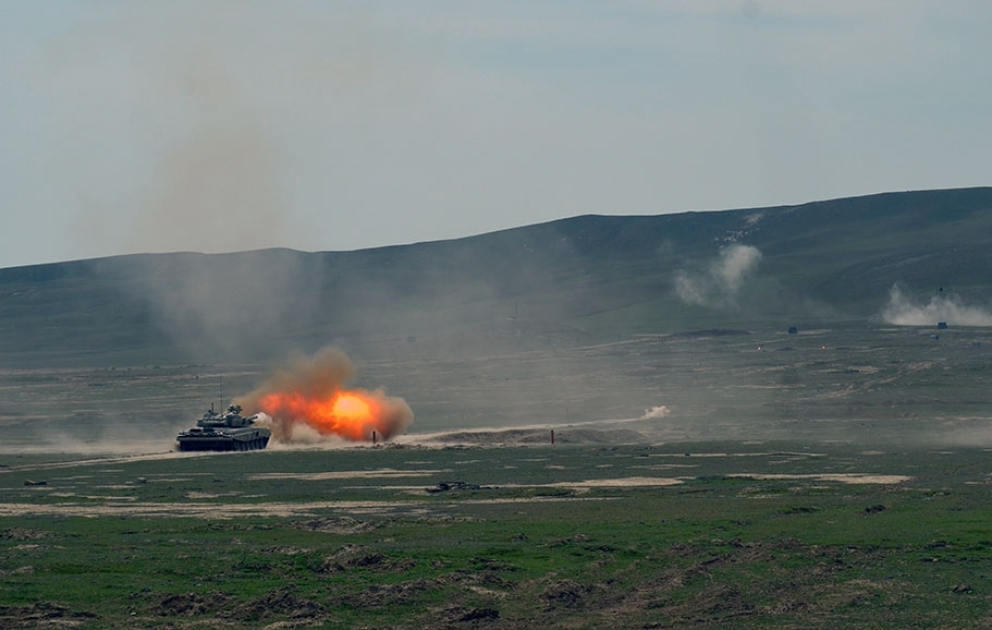 Cadets of the High Military College named after Heydar Aliyev carry out practical tasks