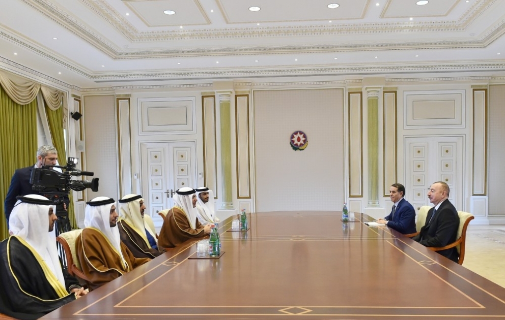 Präsident Ilham Aliyev empfängt VAE-Delegation
