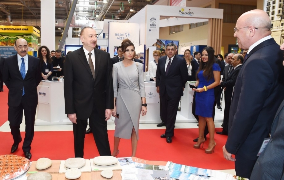 Präsident Ilham Aliyev besucht XVII. Internationale Tourismus-und Reisemesse “AITF-2018“