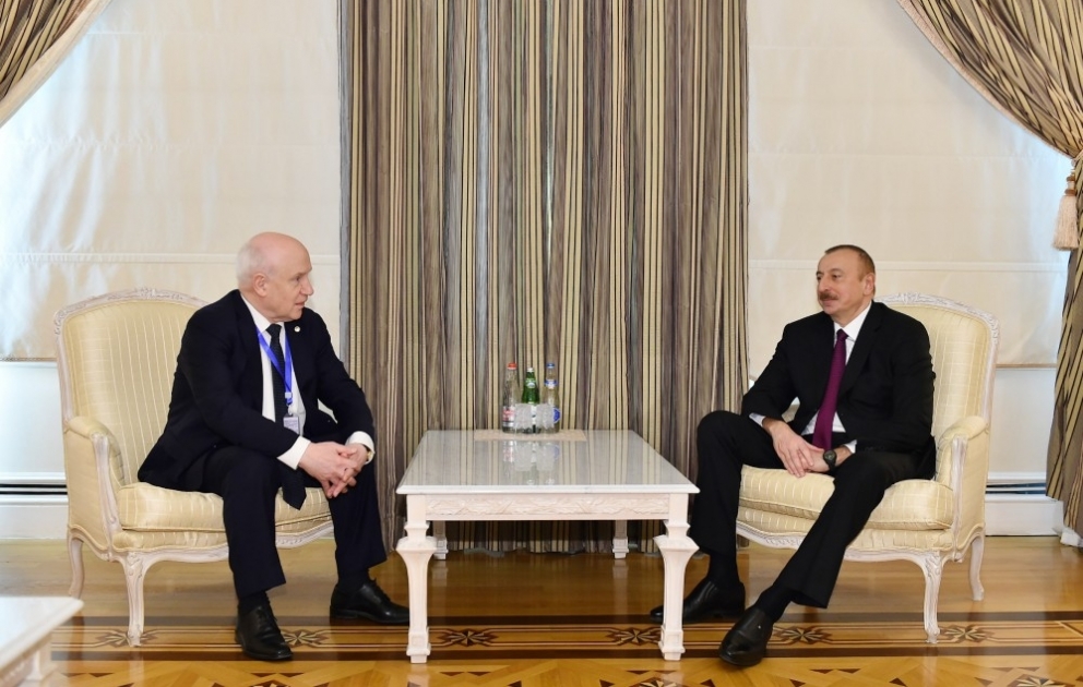 Präsident Ilham Aliyev empfängt GUS-Delegation