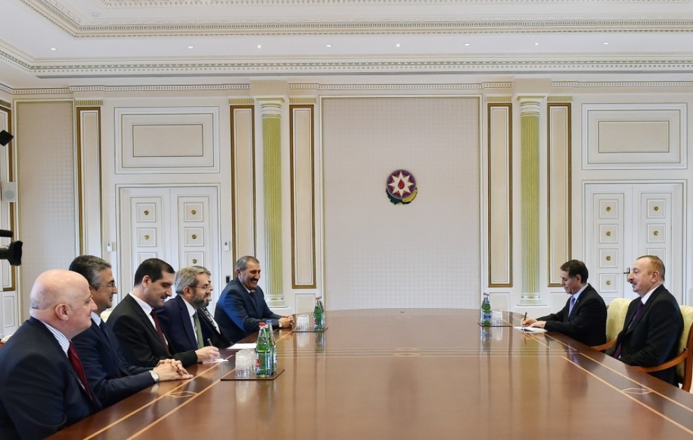 Le président Ilham Aliyev reçoit la délégation dirigée par le co-président du groupe interparlementaire d'amitié Turquie-Azerbaïdjan