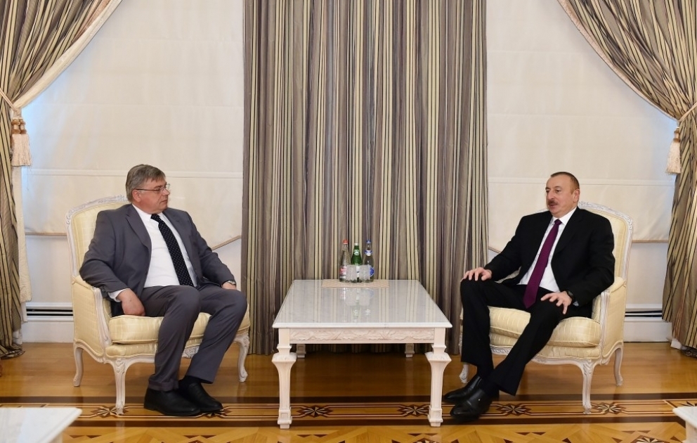 Entretien du président Ilham Aliyev avec le chef de la mission d’observation du Groupe des conservateurs et réformistes européens sur la présidentielle en Azerbaïdjan