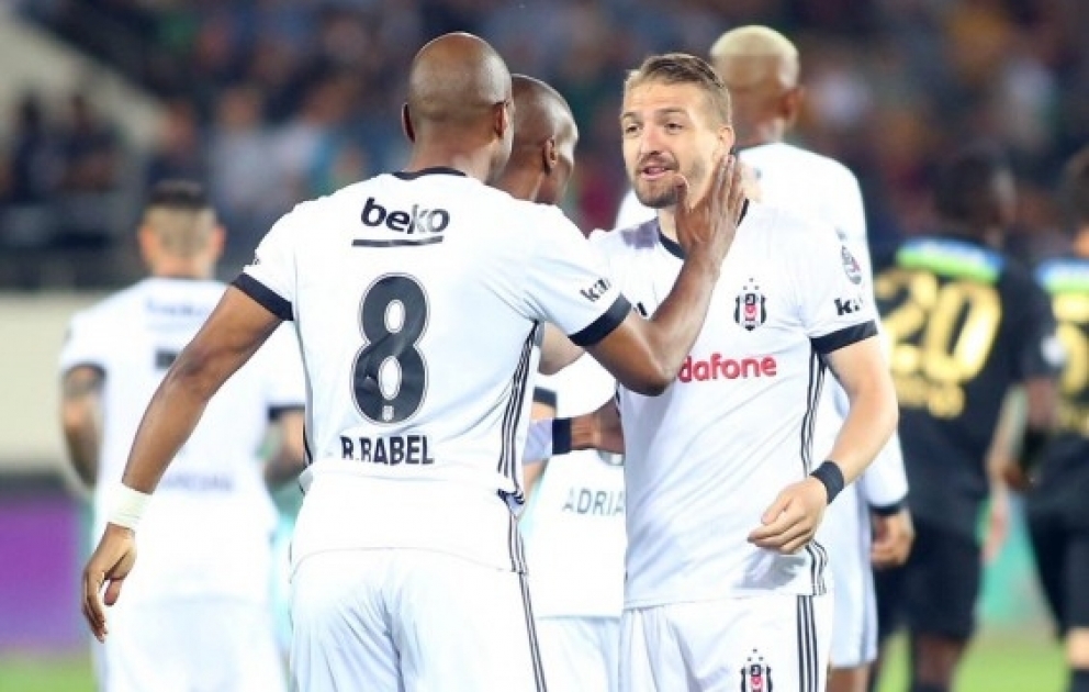 “Beşiktaş” Türkiyə Super Liqasında liderliyi yenidən ələ keçirib