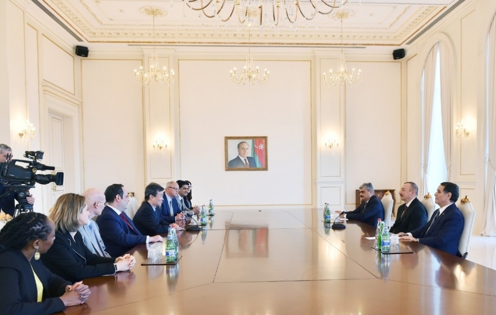 Aserbaidschans Präsident Ilham Aliyev empfängt BIE-Delegation