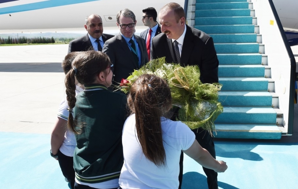 Le président azerbaïdjanais Ilham Aliyev entame une visite officielle en Turquie