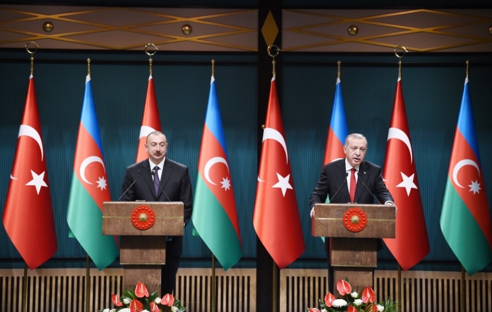 Les présidents azerbaïdjanais et turc font une déclaration à la presse