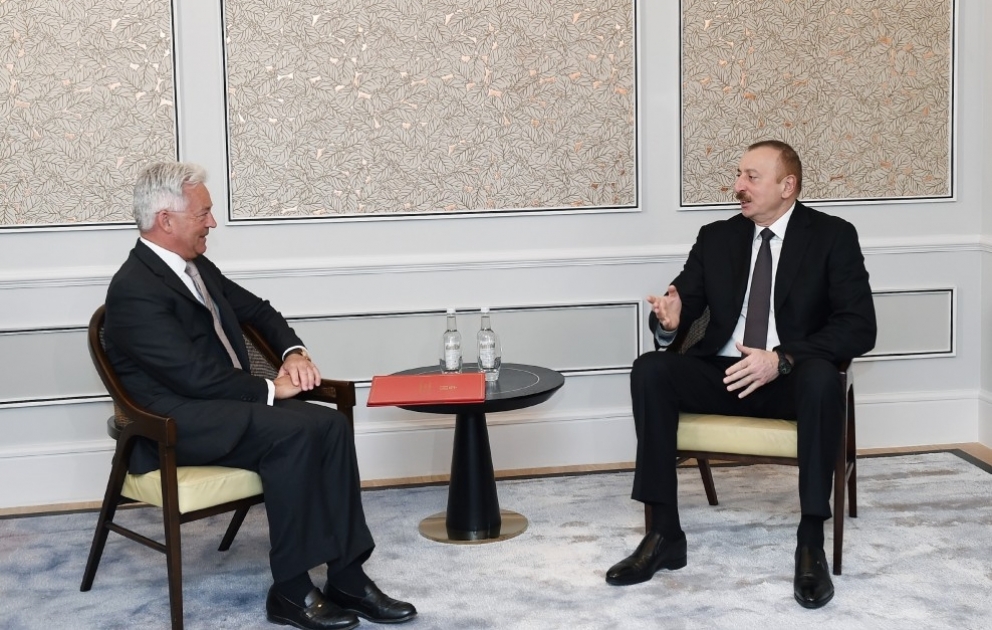 Президент Азербайджана Ильхам Алиев встретился с государственным министром Великобритании по вопросам Европы и Америки