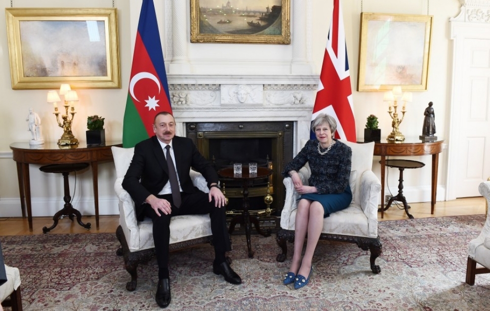 Entretien du président azerbaïdjanais Ilham Aliyev avec la Première ministre britannique Theresa May