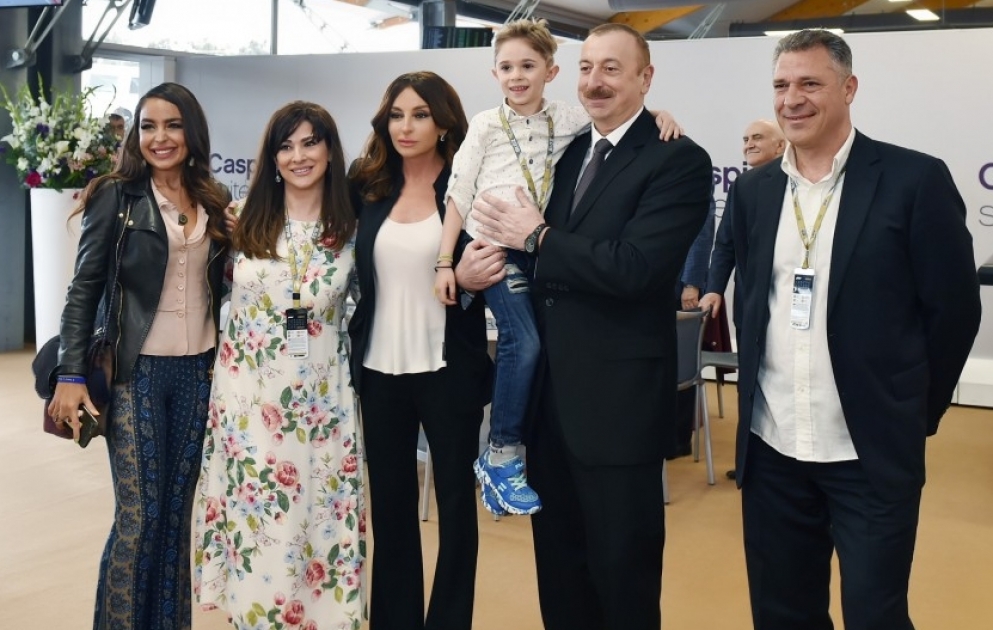Bakıda möhtəşəm Formula 1 Azərbaycan Qran-Prisi başa çatıb 
Azərbaycan Prezidenti İlham Əliyev Qran-Prinin açılış mərasiminə və final yarışına baxıb