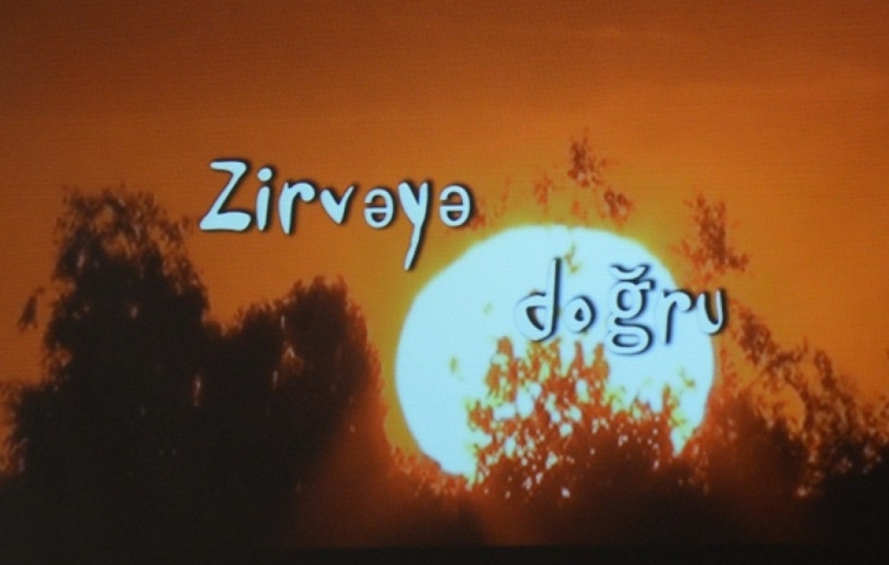 Professor Xalid Əlimirzəyevə həsr edilən “Zirvəyə doğru” filmi nümayiş olunub
