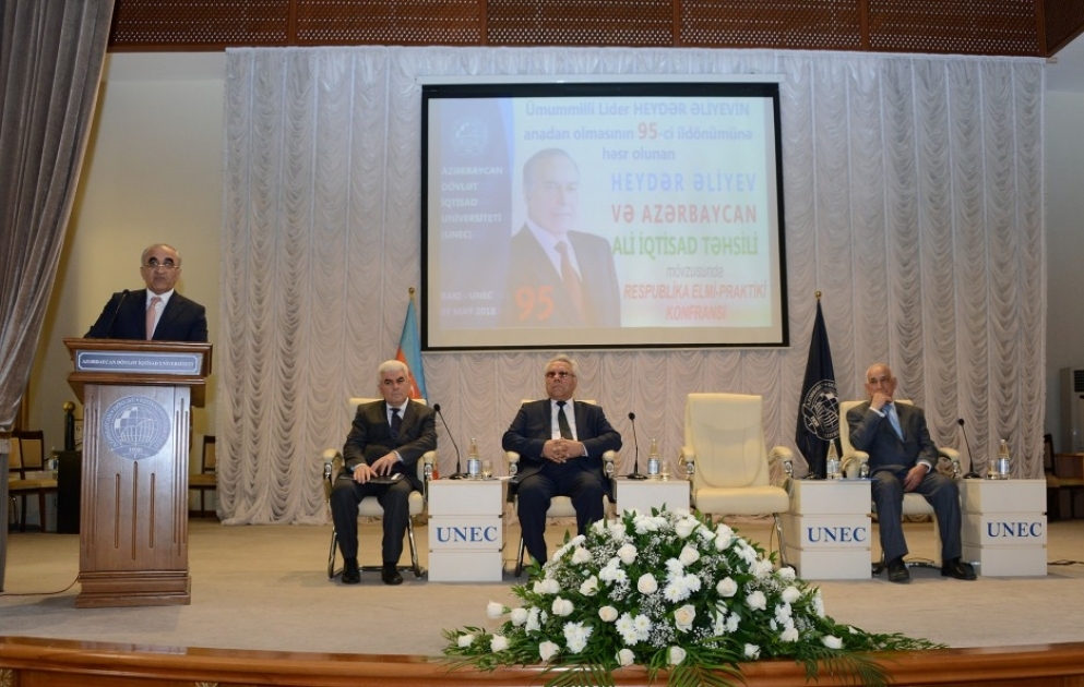 UNEC-də ümummilli lider Heydər Əliyevin 95 illiyinə həsr olunmuş konfrans keçirilib