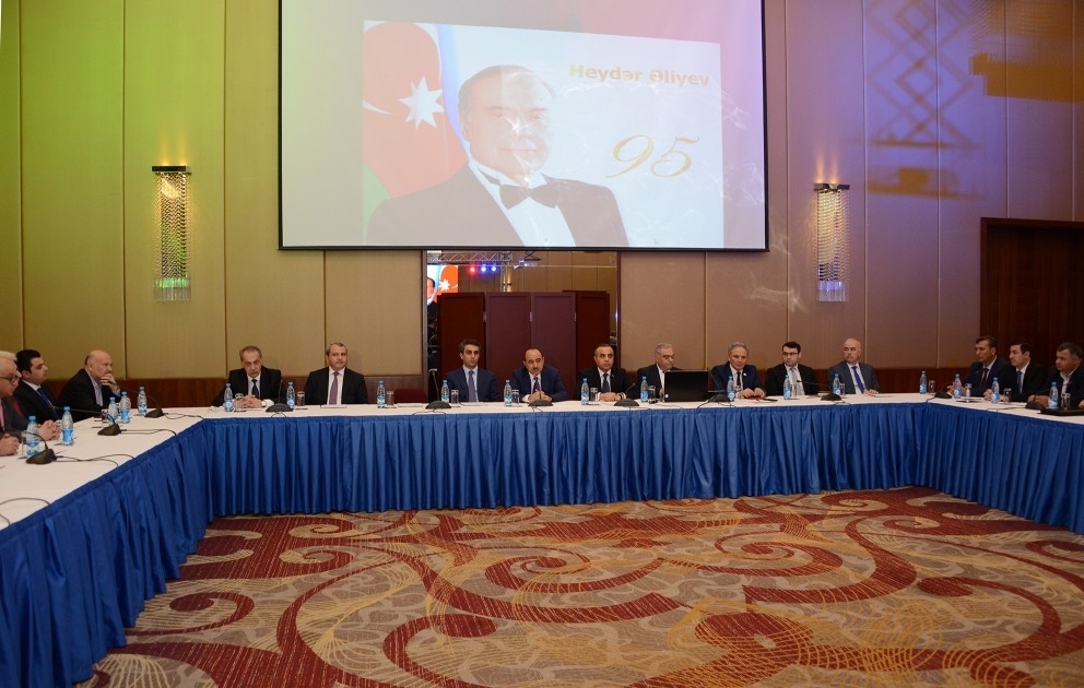 “Heydər Əliyev və Azərbaycanın inkişaf konsepsiyası” mövzusunda elmi-praktik konfrans keçirilib