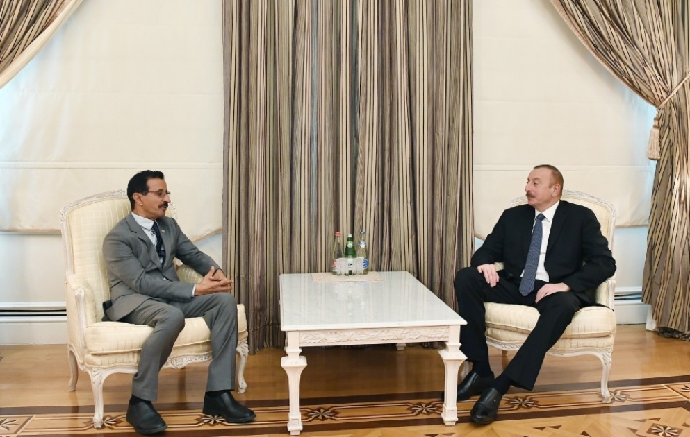Le président de la République reçoit le PDG de la compagnie DP World