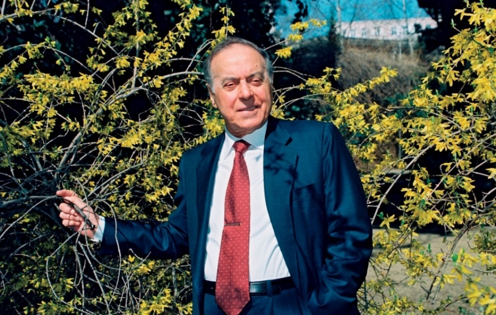 Heydar Aliyev: Großer Staatsmann, politisches Genie, historische und legendäre Persönlichkeit