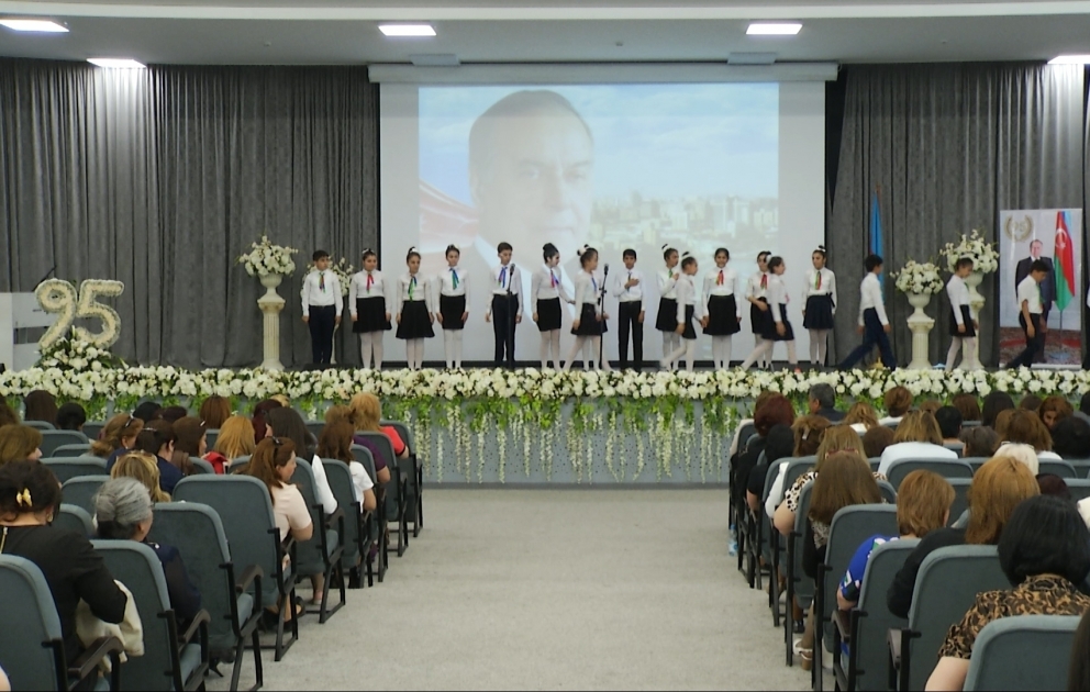 Ulu öndər Heydər Əliyevin xatirəsinə həsr olunmuş konsert proqramı keçirilib