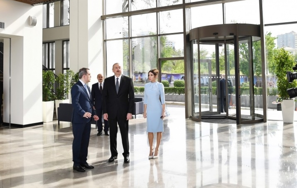 Prezident İlham ƏIiyev Bakıda Heydər Əliyev adına Müasir Təhsil Kompleksinin yeni binasının açılışında iştirak edib