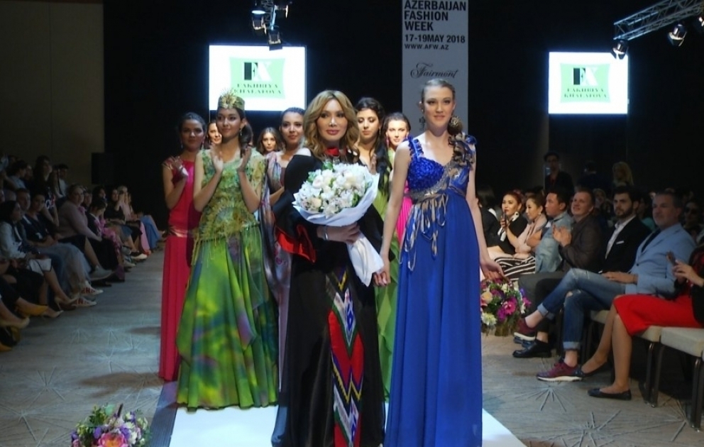 "Azerbaijan Fashion Week"də Fəxriyyə Xələfovanın möhtəşəm dəfiləsi: 100 ildə dəyişən Azərbaycan qadınının obrazı