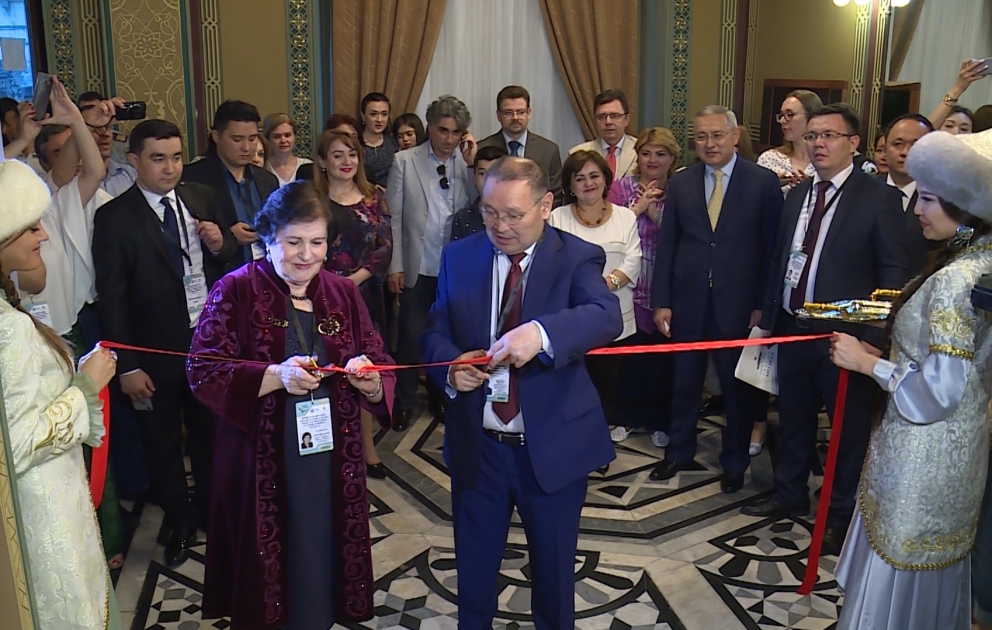 Bakıda “Böyük çölün mirası: zərgərlik sənətinin şah əsərləri” mövzusunda sərginin açılışı olub
