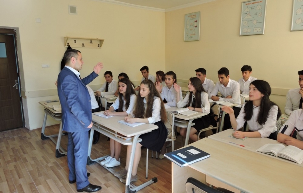 Şəkinin 5 nömrəli tam orta məktəbində bir sinfin 7 şagirdi 600 baldan yuxarı nəticə göstərib