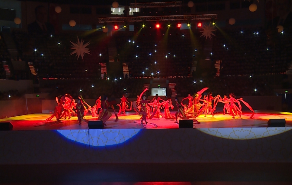 Heydər Əliyev adına İdman-Konsert Kompleksində Azərbaycan Xalq Cümhuriyyətinin 100 illiyi böyük təntənə ilə qeyd olunub