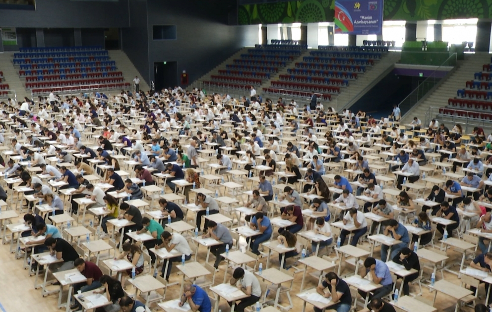 Ədliyyə orqanlarına qulluğa qəbulla bağlı test imtahanı keçirilib