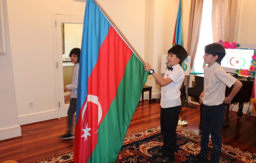 Vaşinqtondakı Azərbaycan şənbə günü məktəbində AXC-nin 100 illik yubileyi qeyd edilib