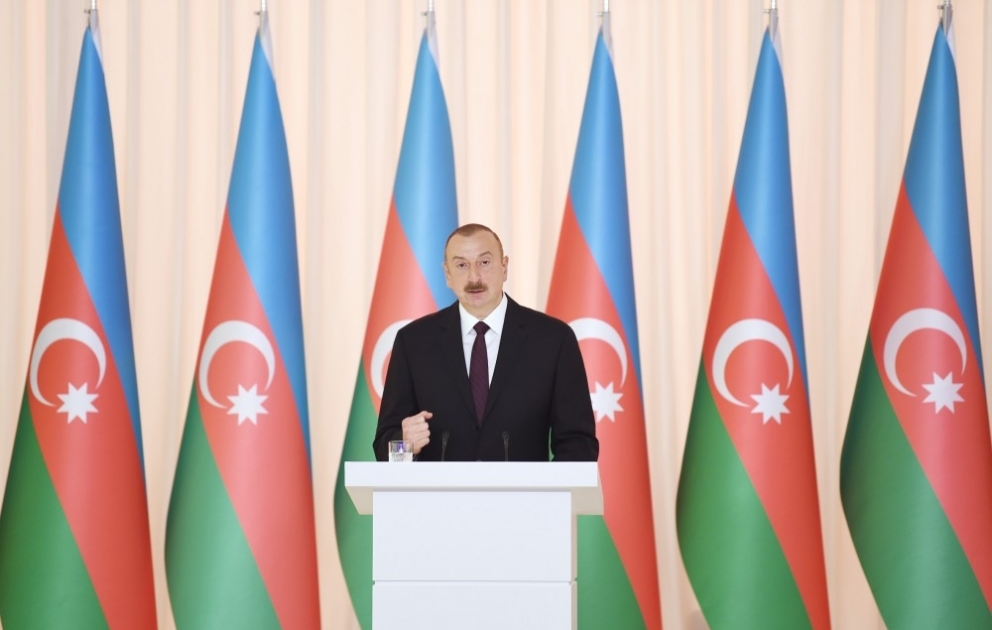 Azərbaycan Xalq Cümhuriyyətinin 100 illik yubileyi münasibətilə rəsmi qəbul təşkil olunub 
Prezident İlham Əliyev rəsmi qəbulda iştirak edib