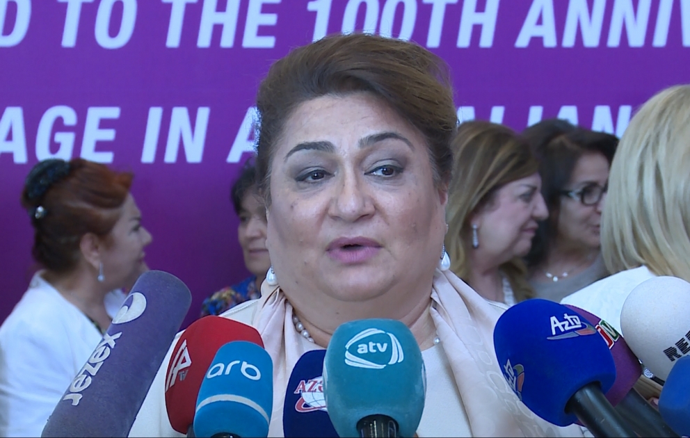 Bu gün Azərbaycan xanımları dünyaya fəal qadın nümunəsi göstərirlər