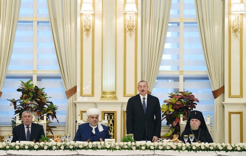 Prezident İlham Əliyev müqəddəs Ramazan ayı münasibətilə iftar mərasimində iştirak edib