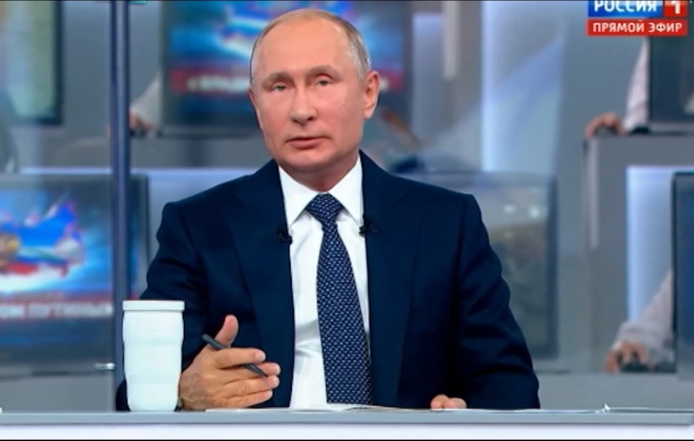 Prezident Vladimir Putin canlı yayımda sualları cavablandırır