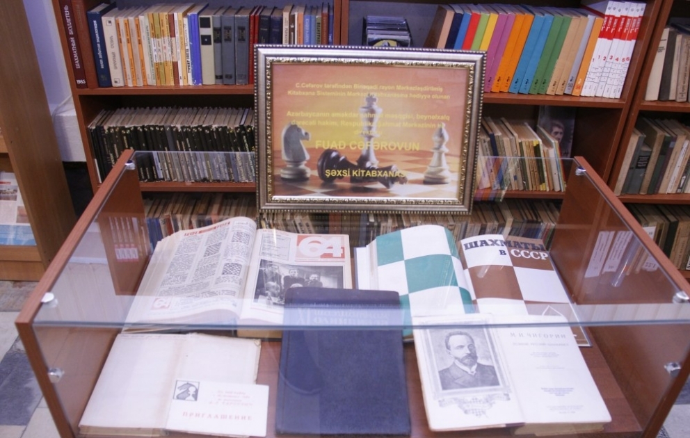 Tanınmış şahmat məşqçisi Fuad Cəfərovun Şəxsi kitabxanası kitablarından ibarət fond yaradılıb