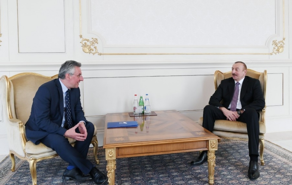 Präsident Ilham Aliyev empfängt den AKRE-Präsidenten Jan Zahradil
