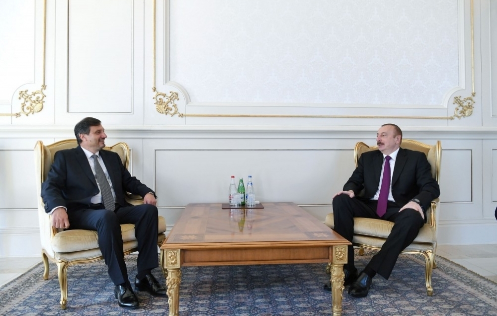 Президент Ильхам Алиев принял верительные грамоты новоназначенного посла Болгарии в Азербайджане