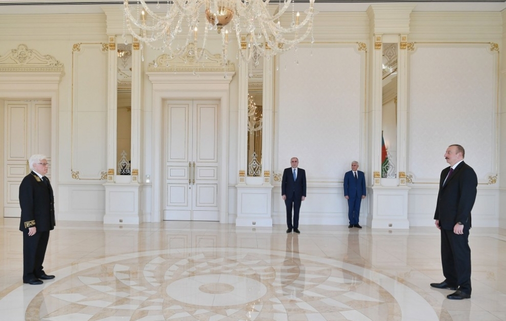 Präsident Ilham Aliyev empfängt neuen Botschafter von Russland in Aserbaidschan