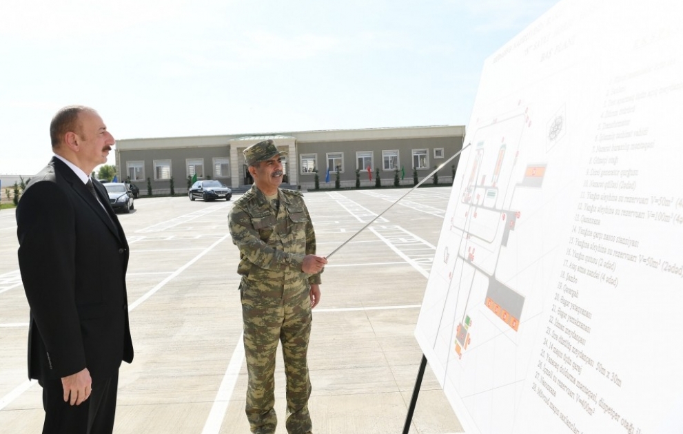Präsident, Oberbefehlshaber Ilham Aliyev weiht militärische Einheit “N“ ein