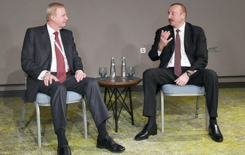 Prezident İlham Əliyev Türkiyənin Əskişəhər şəhərində BP şirkətinin baş icraçı direktoru ilə görüşüb