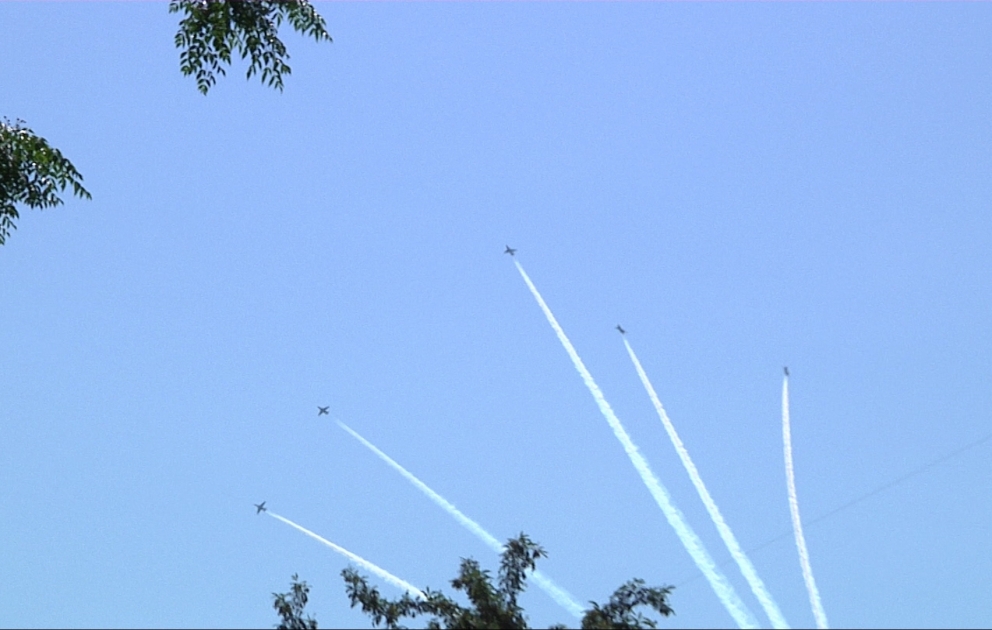 Des avions militaires ont effectué des vols sur Bakou
