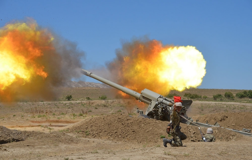 Praktische Schießübungen von Raketen- und Artillerieverbänden