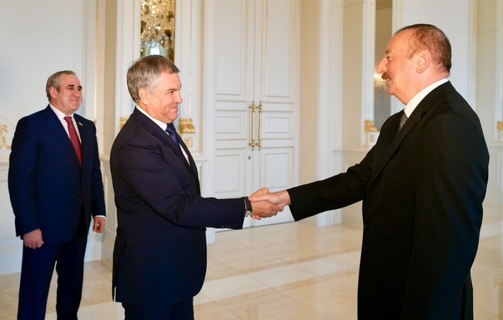 Präsident Ilham Aliyev empfängt eine Delegation um Vorsitzenden der Staatsduma der Föderalen Versammlung Russlands