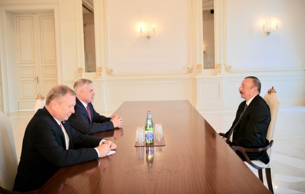 Präsident Ilham Aliyev empfängt den Staatssekretär des Sicherheitsrates von Belarus