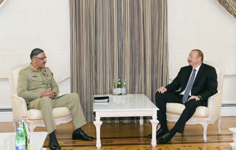 Präsident Ilham Aliyev empfängt Vorsitzenden des Vereinigten Komitees der Stabschefs Pakistans