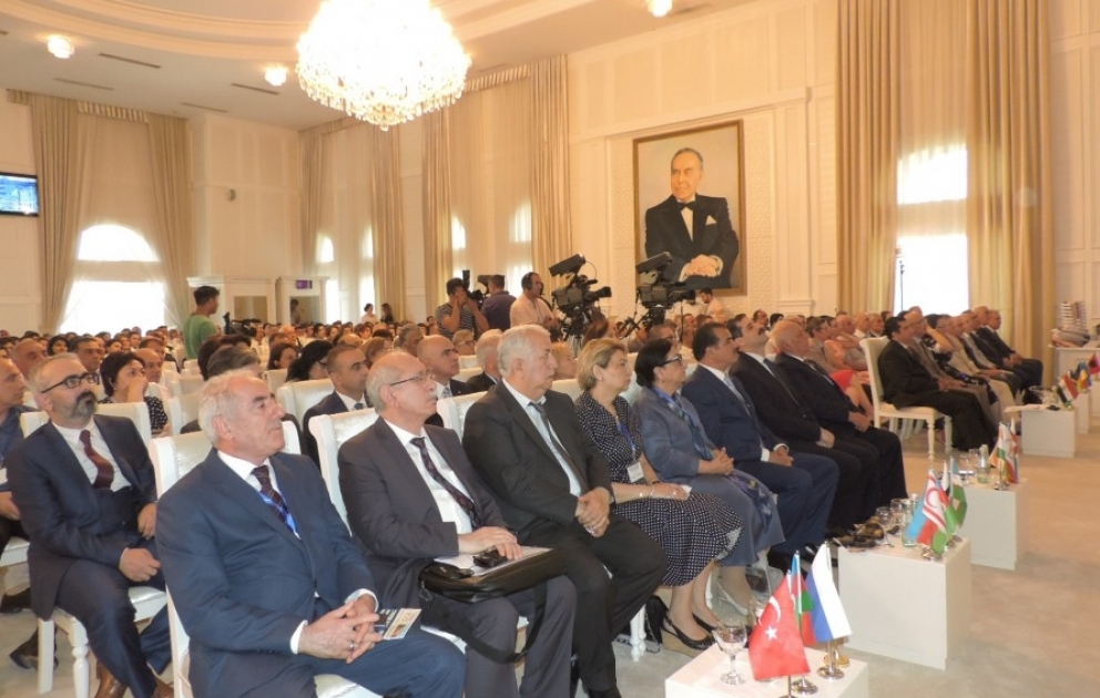 Gəncədə Azərbaycanın dövlətçilik tarixinə həsr olunmuş beynəlxalq elmi-praktik konfrans işə başlayıb