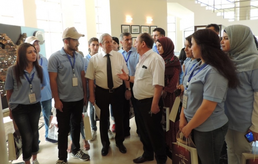 Şamaxıda gənc kimyaçıların yay məktəbinin açılışı olub