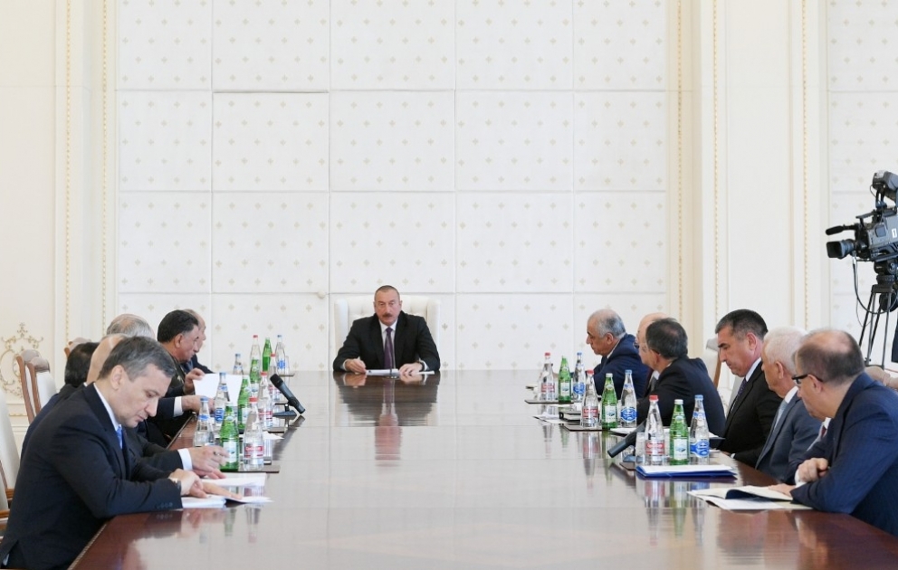 Besprechung über Lage im Energiesystem des Landes bei Präsident Ilham Aliyev