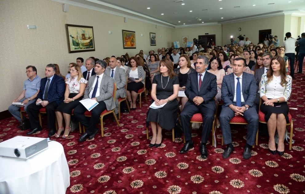 “Keyfiyyətin təminatı: məktəb idarəetməsi və qiymətləndirmə” mövzusunda müzakirələr aparılıb