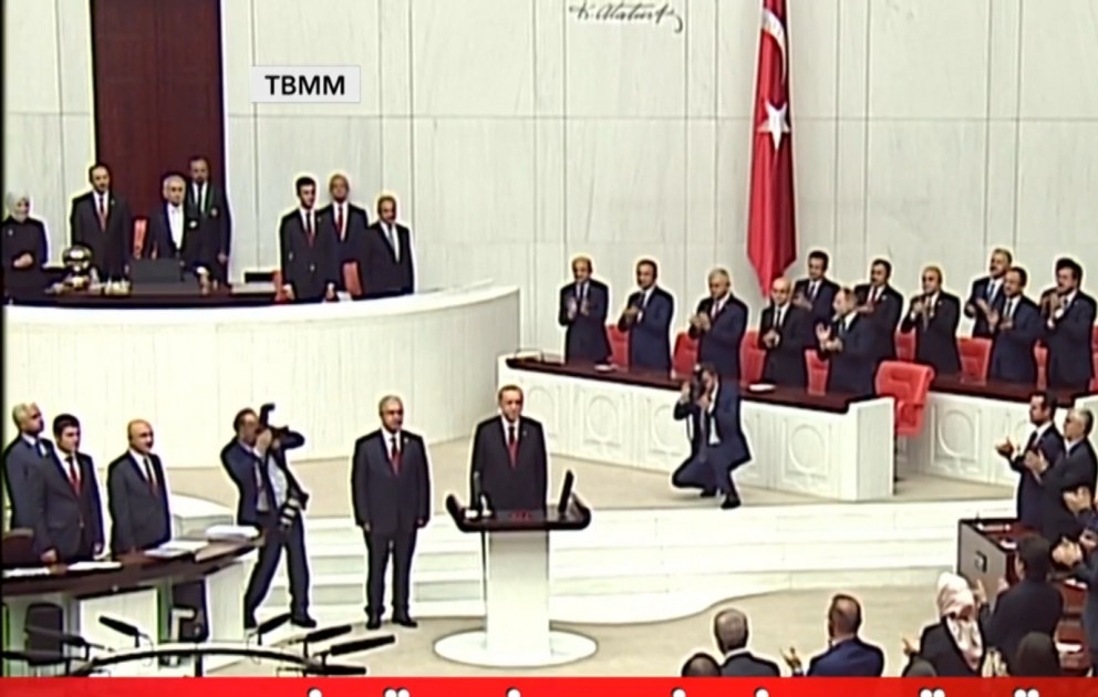 Prezident Rəcəb Tayyib Ərdoğan Türkiyə parlamentində and içib